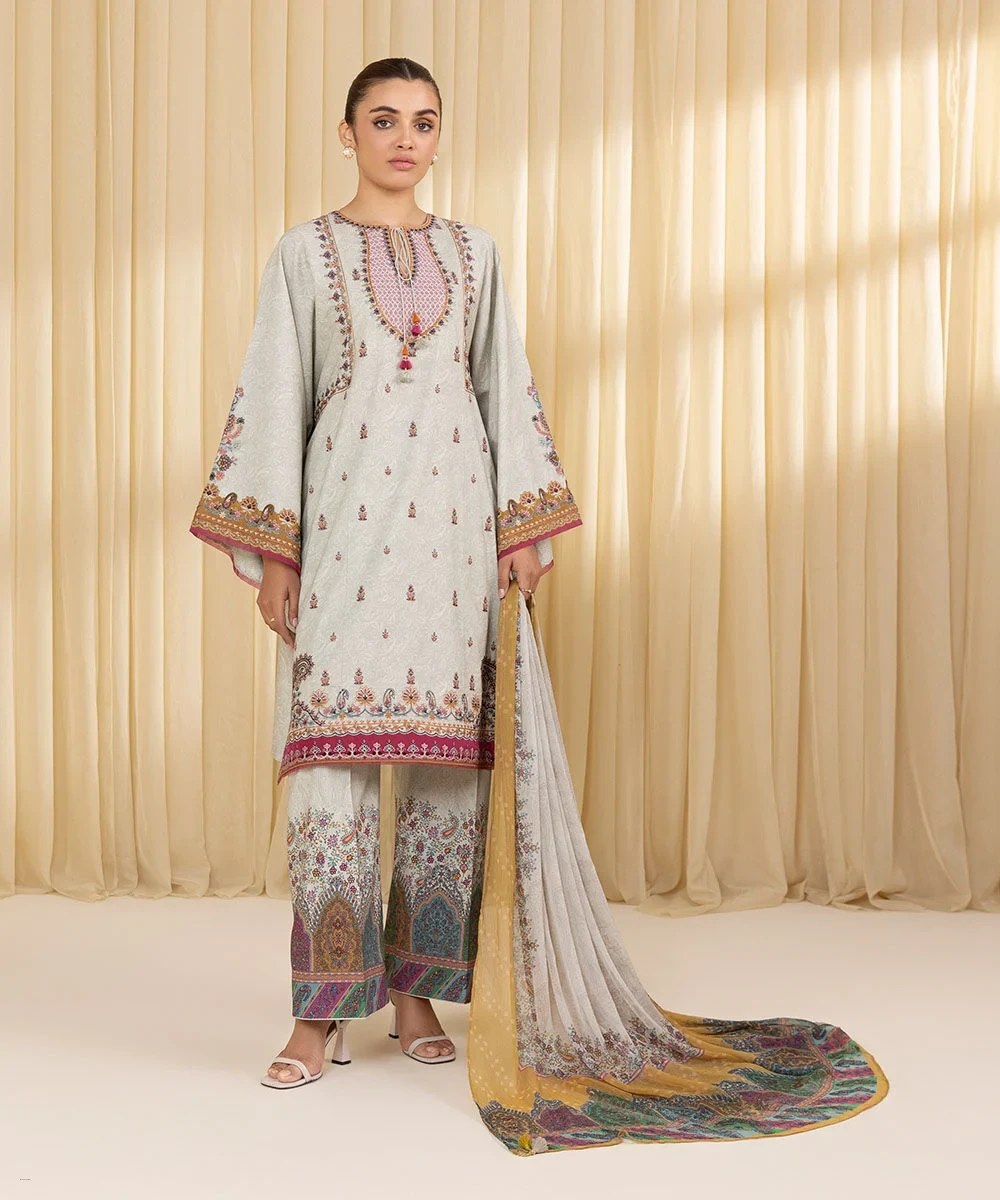 3 Piece - Embroidered Lawn Suit By Sapphire