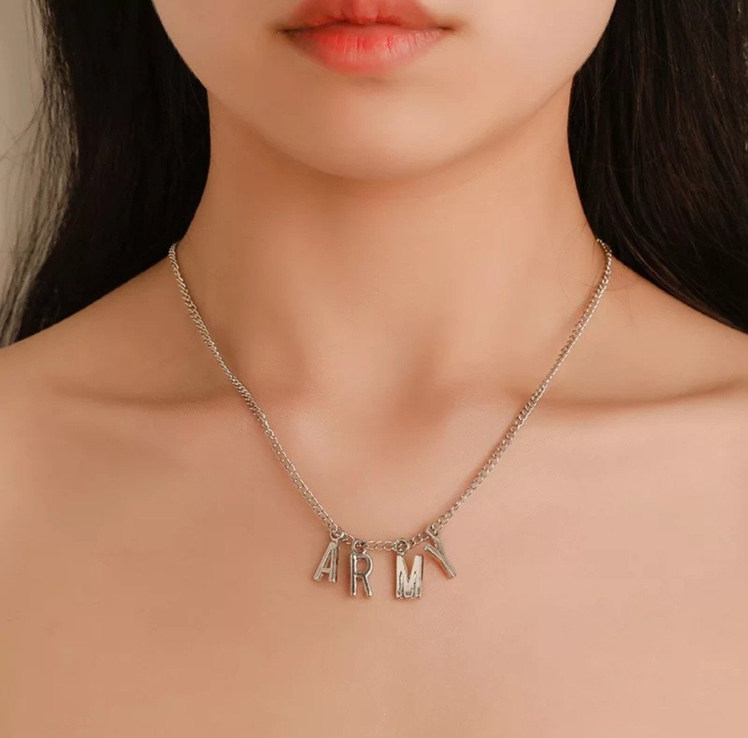 [Quarqor]★BTS着用★韓国人気★#3504 Necklace BTS Love Yourself Heart Necklace | 18k Gold Plated | Subtle