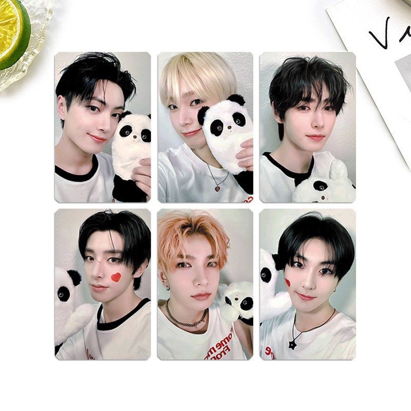 A SET OF K-POP PHOTOCARD